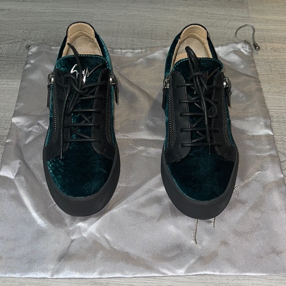 Giuseppe Zanotti - Picture 3 of 5